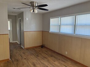 2104 N Alexander St in Sherman, TX - Building Photo - Building Photo