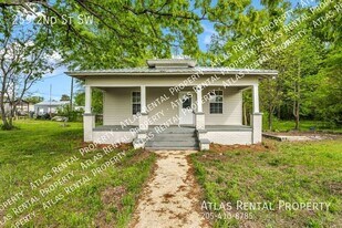 259 2nd St NE in Carbon Hill, AL - Building Photo