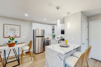 The Crossings at Plainsboro in Plainsboro, NJ - Building Photo - Building Photo