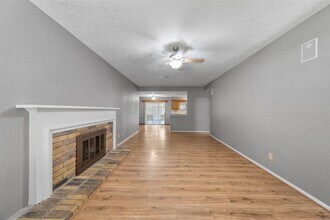 7 Rockridge Ct in Spring, TX - Building Photo - Building Photo