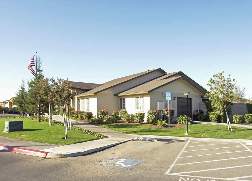 Canyon Springs in Fresno, CA - Building Photo