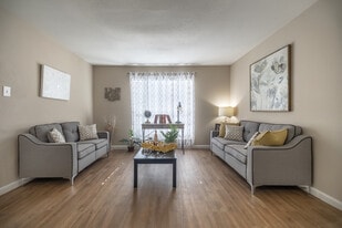 Woods On Lamonte in Houston, TX - Building Photo