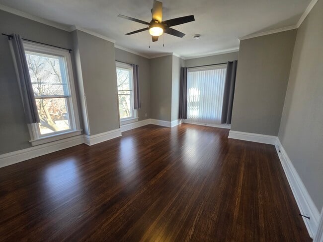 701 Wilson St, Unit 701 1/2