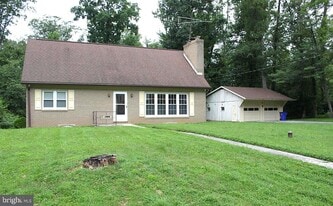 13404 Wolfsville Rd in Smithsburg, MD - Building Photo