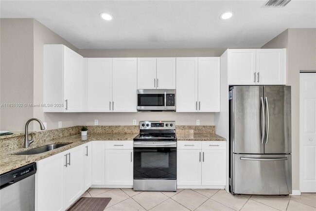 4137 Briar Ln in Weston, FL - Building Photo - Building Photo