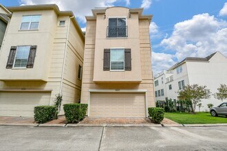 9127 Harbor Hills Dr in Houston, TX - Building Photo - Building Photo