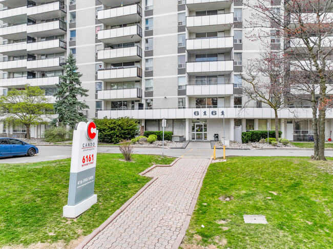 6161 Bathurst St