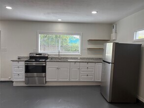 5325 Avenue R 1/2 in Galveston, TX - Building Photo - Building Photo