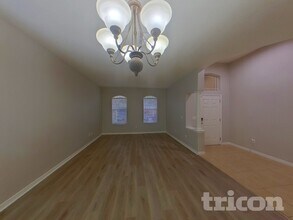 420 Kings Path Dr in Seffner, FL - Building Photo - Building Photo