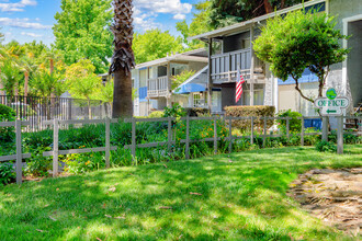 Westpark Plaza in Chico, CA - Foto de edificio - Building Photo