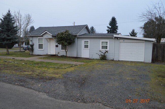 property at 1096 S 6th St