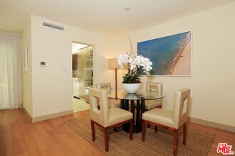 11657 Chenault St in Los Angeles, CA - Building Photo - Building Photo