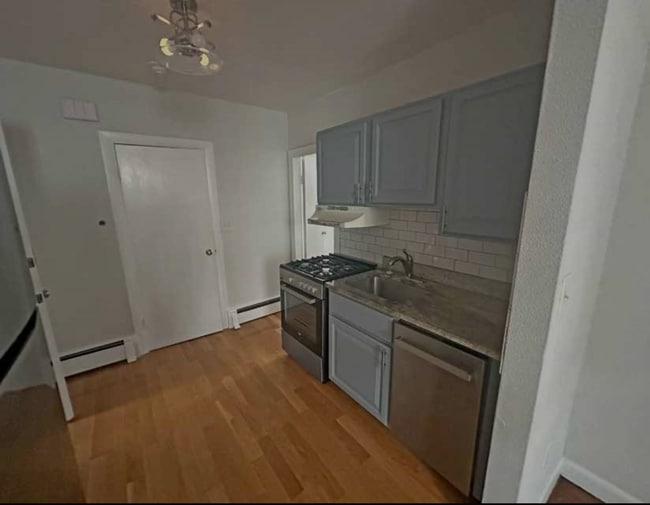 716 E 6th St, Unit 1R