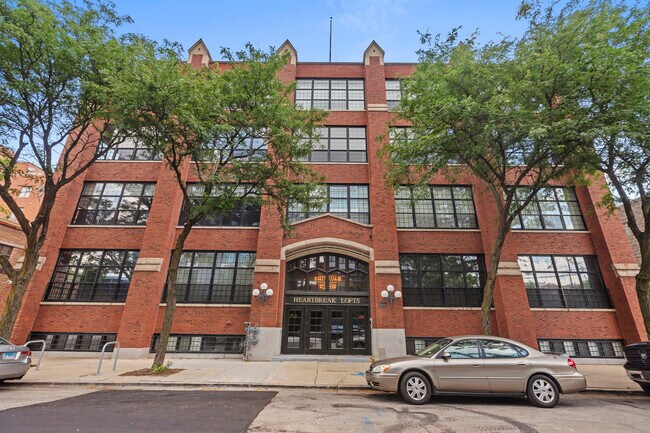 17 N Loomis St, Unit # 04M in Chicago, IL - Building Photo - Building Photo