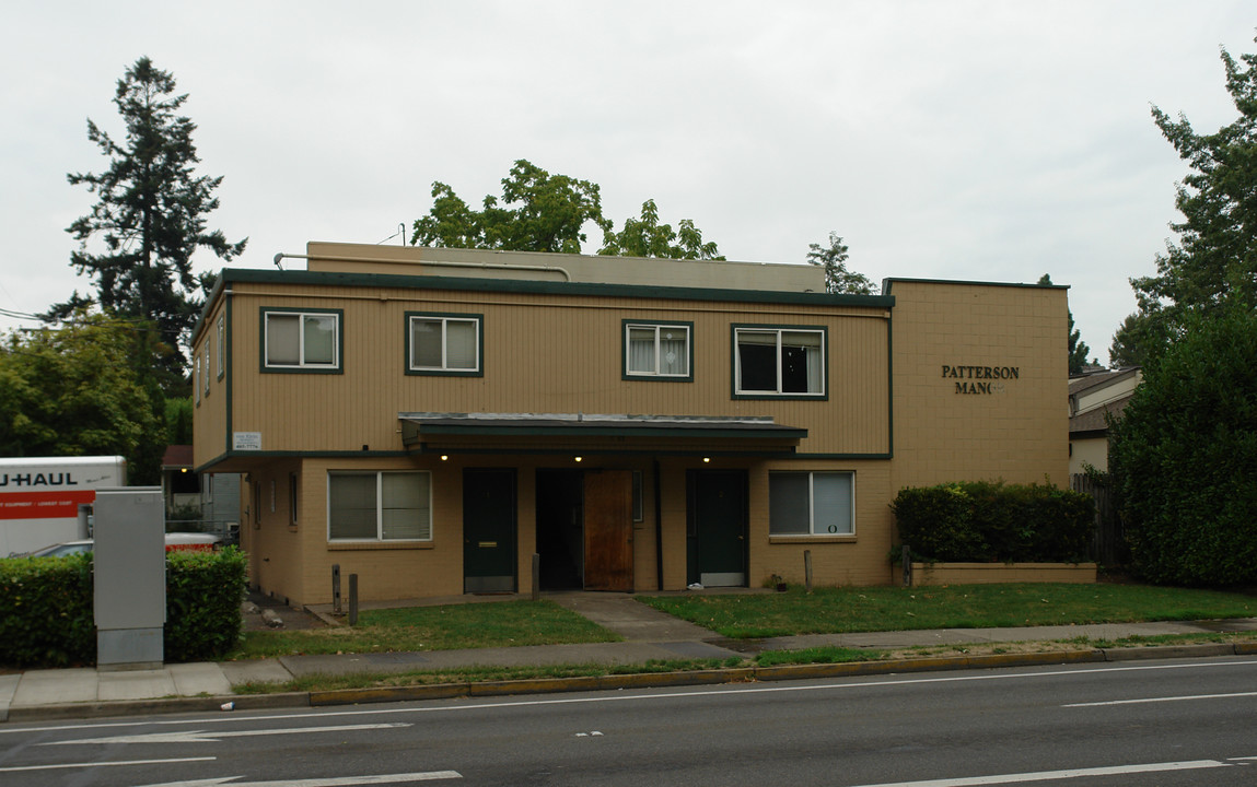 Patterson Manor in Eugene, OR - Building Photo