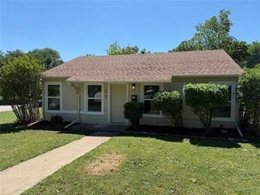 5048 Cedar Hill Rd in Fort Worth, TX - Building Photo - Building Photo