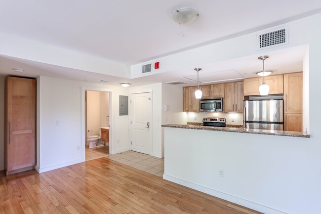 Park87 Apartments in Cambridge, MA - Building Photo - Interior Photo