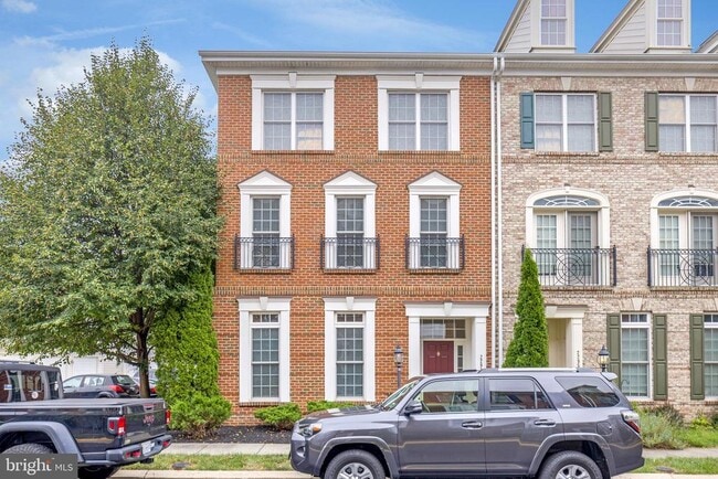 property at 22948 Fanshaw Square