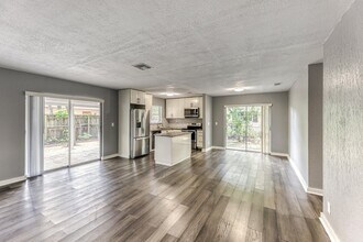 7971 NW 35th Ct in Coral Springs, FL - Foto de edificio - Building Photo