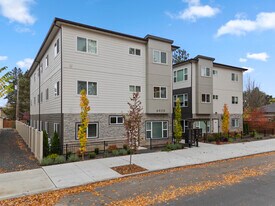 North Astor Flats in Spokane, WA - Building Photo