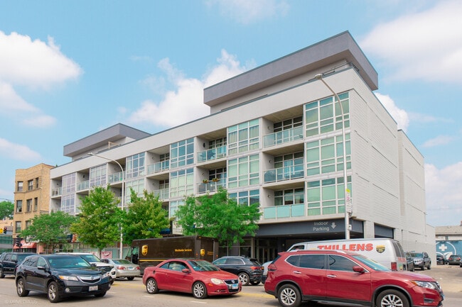property at 1610 W Fullerton Ave