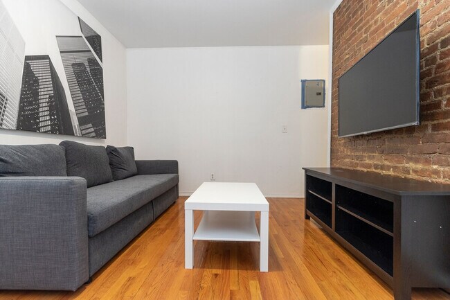 309-311 East 95th Street-SI ID1032053P, Unit SI ID1032053P in New York, NY - Foto de edificio - Building Photo