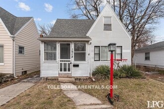 1918 Fairfax Rd in Toledo, OH - Building Photo - Building Photo