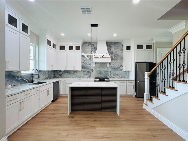 property at 4 Saddlebunch