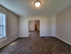 1527 Des Moines St in Des Moines, IA - Building Photo - Building Photo