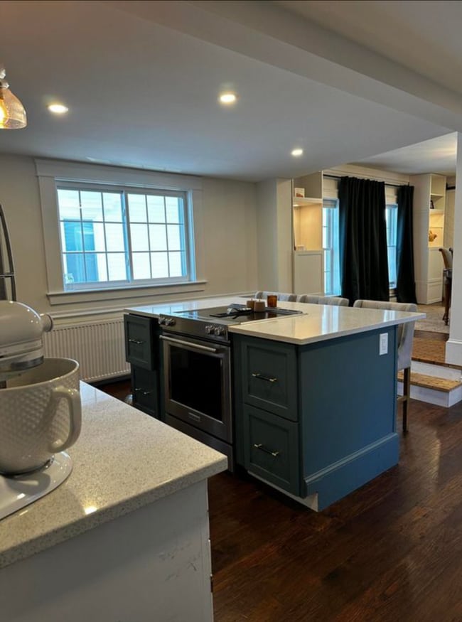 36 South St, Unit 201 in Biddeford, ME - Building Photo - Building Photo