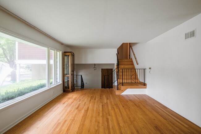 1720 Central Ave in Deerfield, IL - Foto de edificio - Building Photo