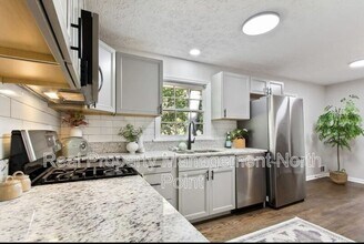 3215 Linden Garden Dr in College Park, GA - Building Photo - Building Photo