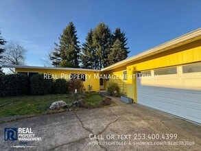 1748 N Narrows Dr in Tacoma, WA - Building Photo - Building Photo