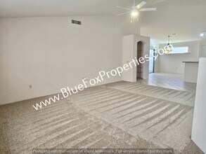 2204 W Silver River Way in Tucson, AZ - Building Photo - Building Photo