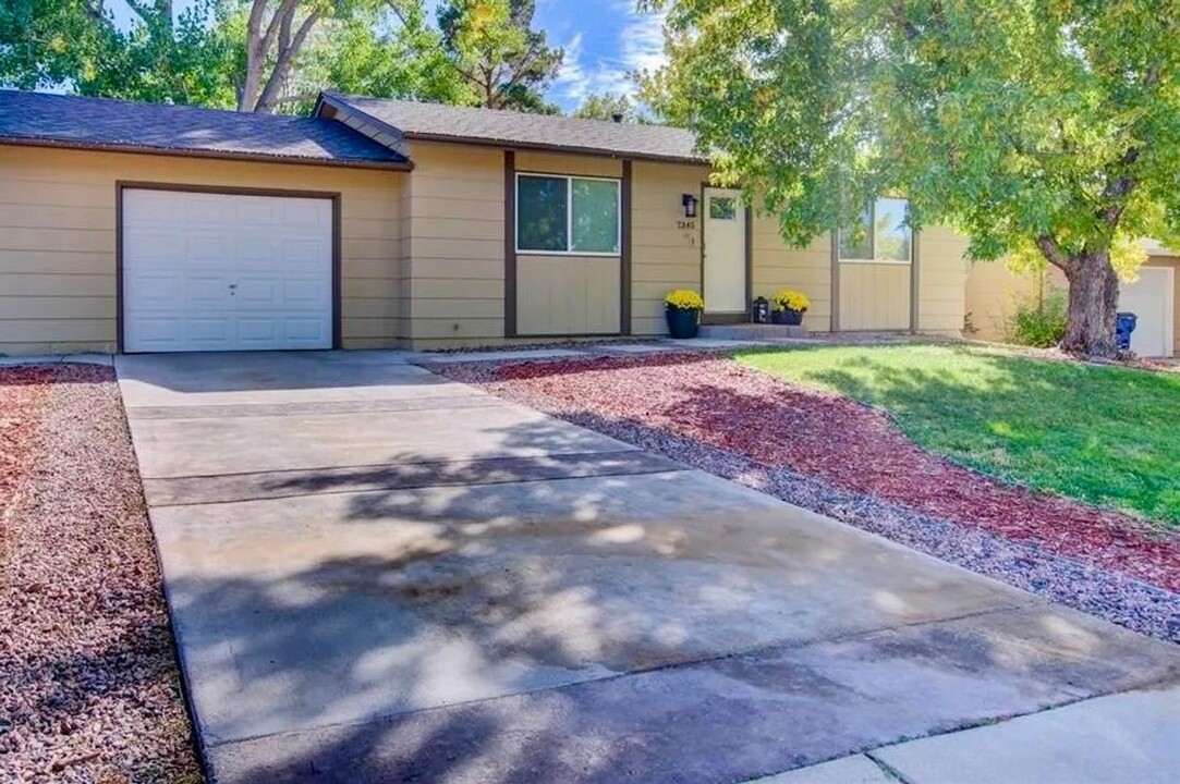 7345 Woodstock St in Colorado Springs, CO - Building Photo