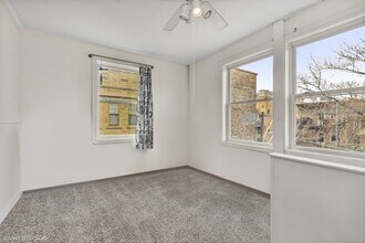 3748 N Sheffield Ave in Chicago, IL - Building Photo - Building Photo