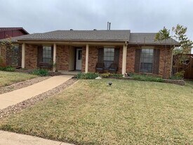 4816 Roberts Dr in The Colony, TX - Building Photo
