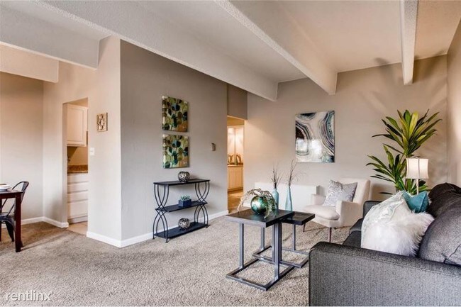 384 S Ironton St in Aurora, CO - Building Photo - Building Photo