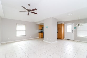 1312 Nelson Pl in Burleson, TX - Foto de edificio - Building Photo