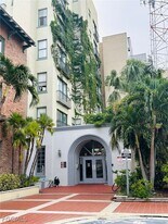 2310 First St in Ft. Myers, FL - Building Photo