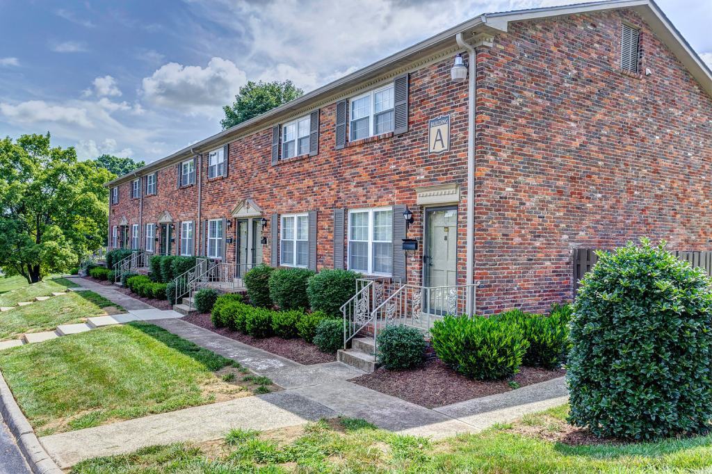 Jamestown Apartments in Nashville, TN - Foto de edificio