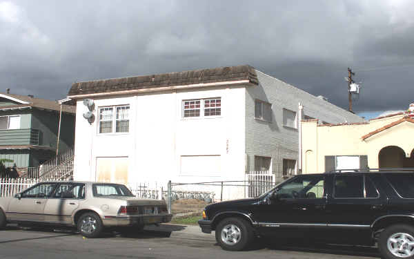 3587 E 52nd St in Maywood, CA - Building Photo