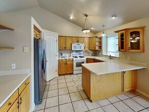 912 W 2450 N in Layton, UT - Building Photo - Building Photo