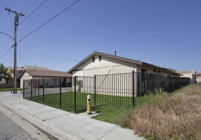 38357-38563 10th St E in Palmdale, CA - Building Photo - Building Photo