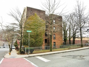 214-218 W Market St in Newark, NJ - Building Photo - Building Photo
