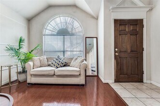 402 Horse Shoe Dr in Euless, TX - Building Photo - Building Photo