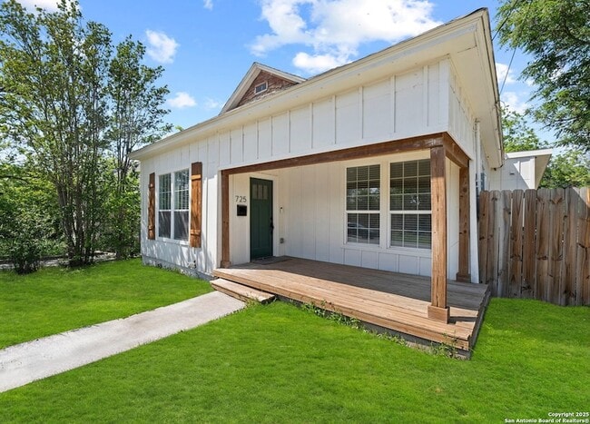 property at 725 Westfall Ave