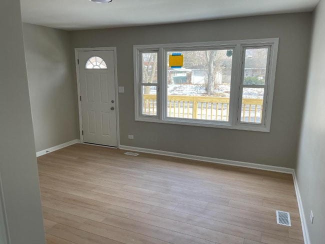 22340 Chappel Ave in Sauk Village, IL - Foto de edificio - Building Photo