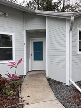 19 Brittany Ln, Unit Side B in Palm Coast, FL - Building Photo - Building Photo