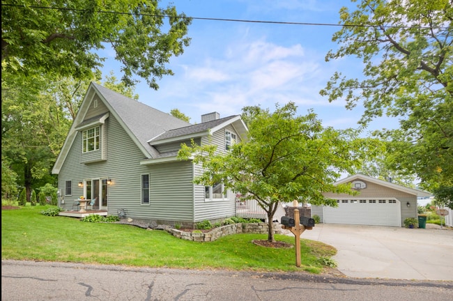 1940 Concordia St in Wayzata, MN - Building Photo - Building Photo